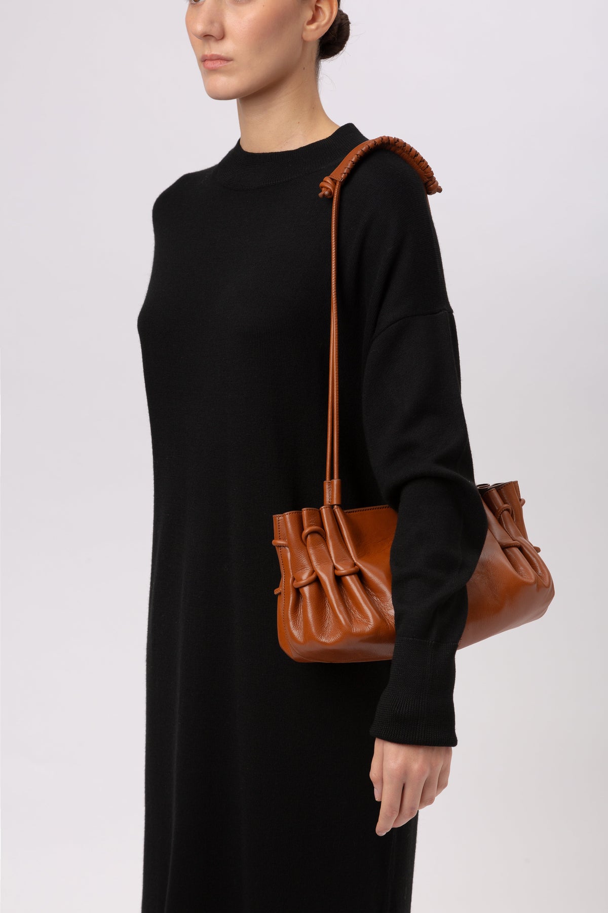 ARTA - Pleated Shoulder Bag