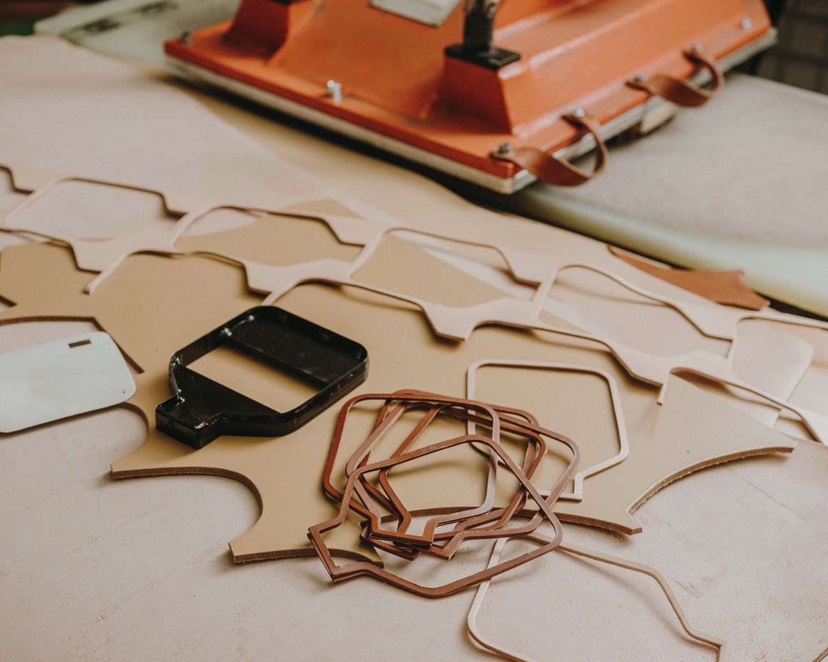ESPANTAMOSCAS - Leather and Bamboo Fly Swatter by Miguel Milá