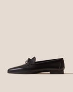 ARESTA - Pointy Moccasin Flat