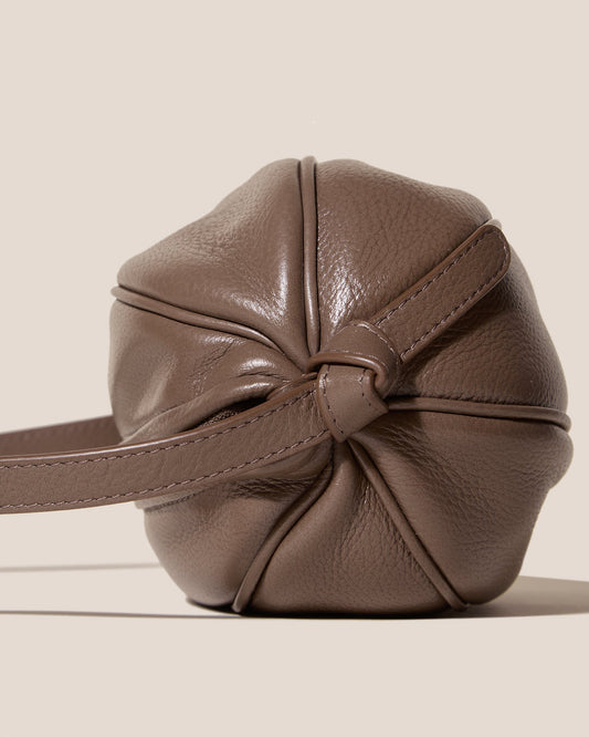 BOYA DISTRESSED - Ball-Shaped Crossbody Bag