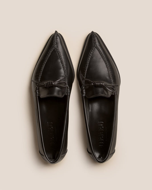 ARESTA - Pointy Moccasin Flat
