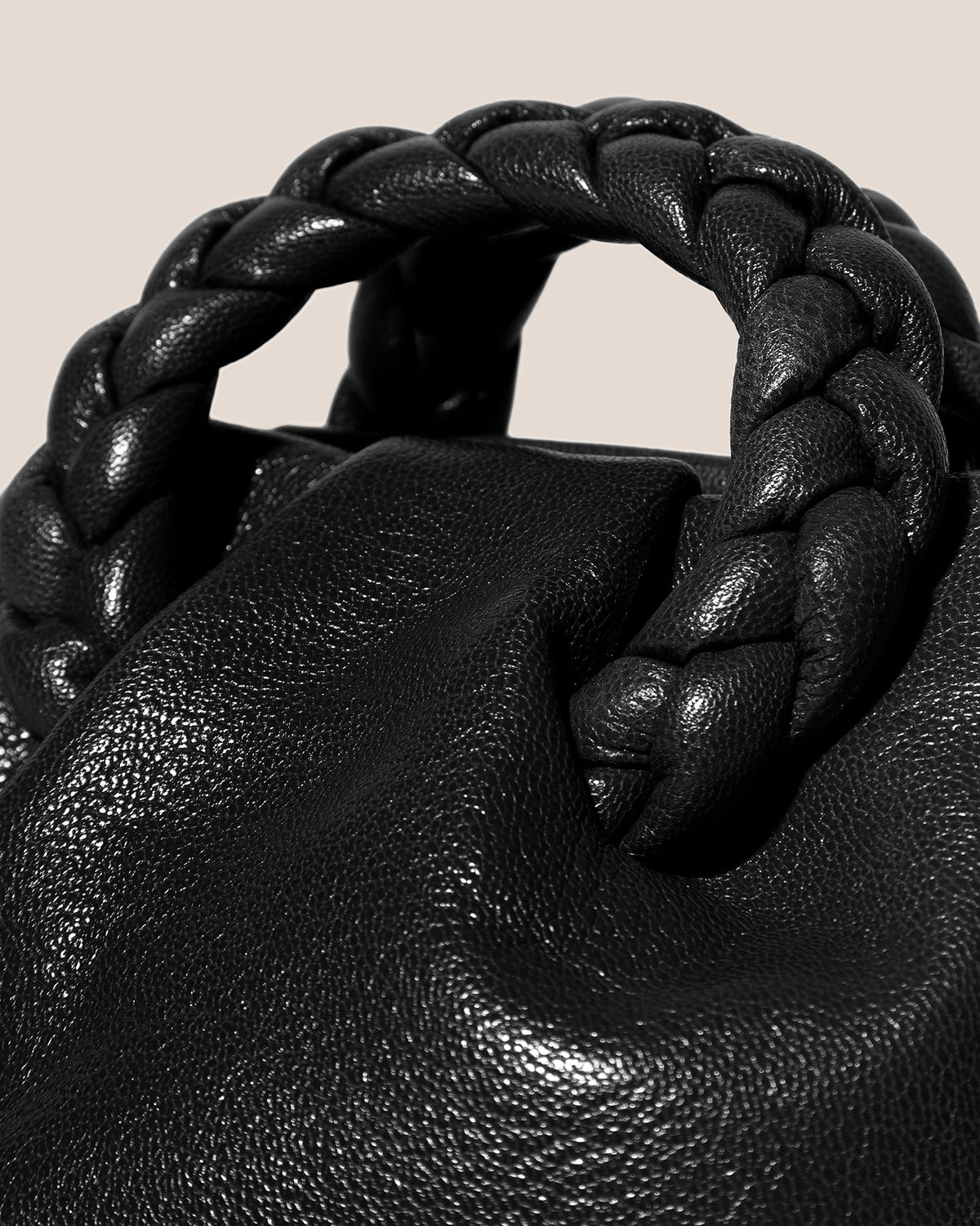 BOMBON SUPPLE SHINY - Plaited-handle Leather Handbag