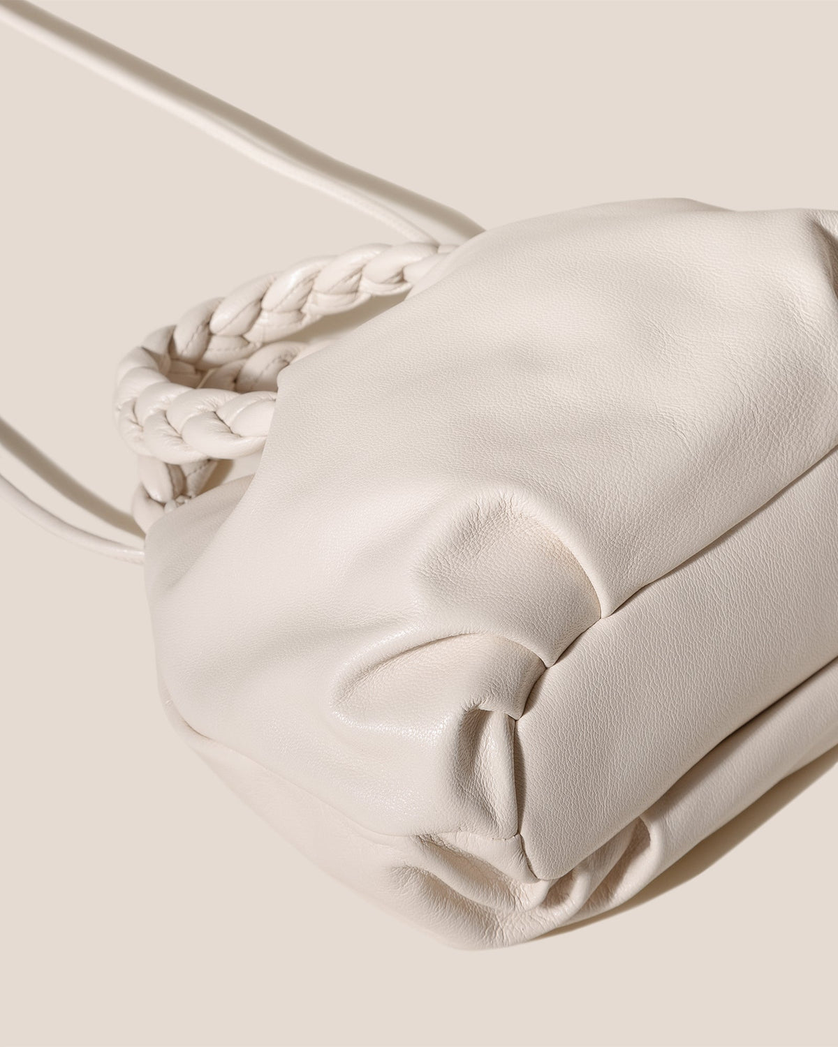 BOMBON SUPPLE SHINY - Plaited-handle Leather Handbag