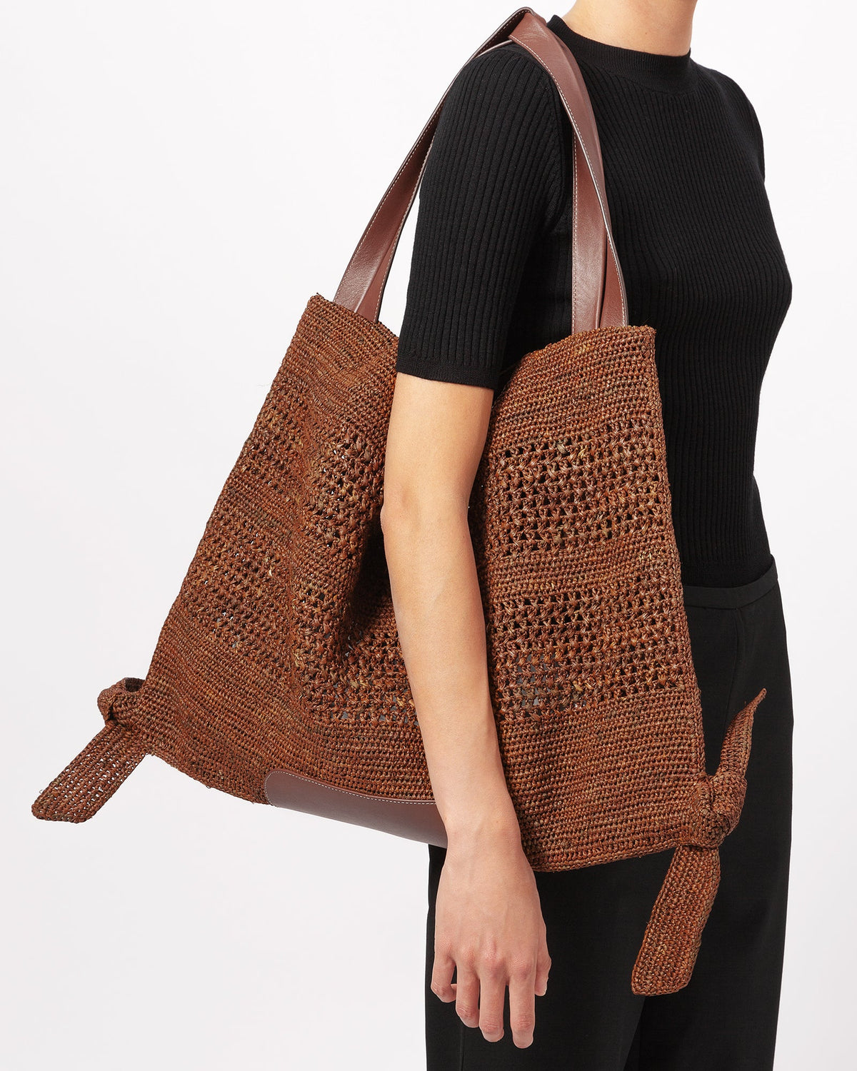 CADOR - Slouchy Crocheted Raffia Shoulder Bag