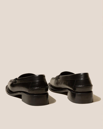 SALA - Square-Toe Low-Heeled Pump