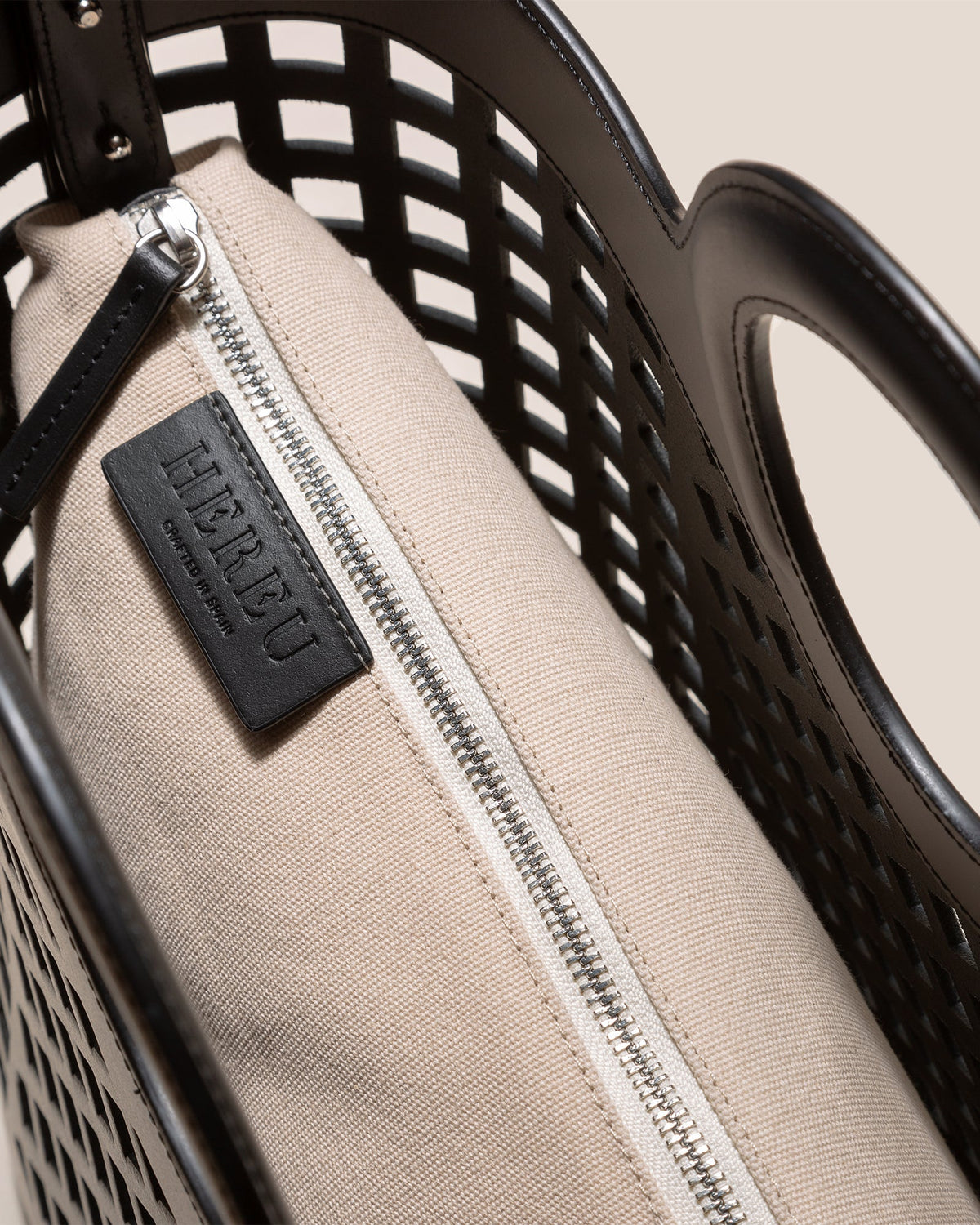 COLMADO - Cut-out Leather Tote Bag
