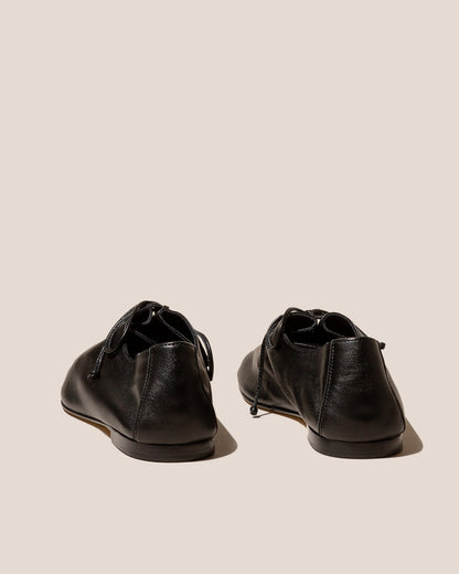 PLEGADA SHINY - Deconstructed Lace-up Shoe