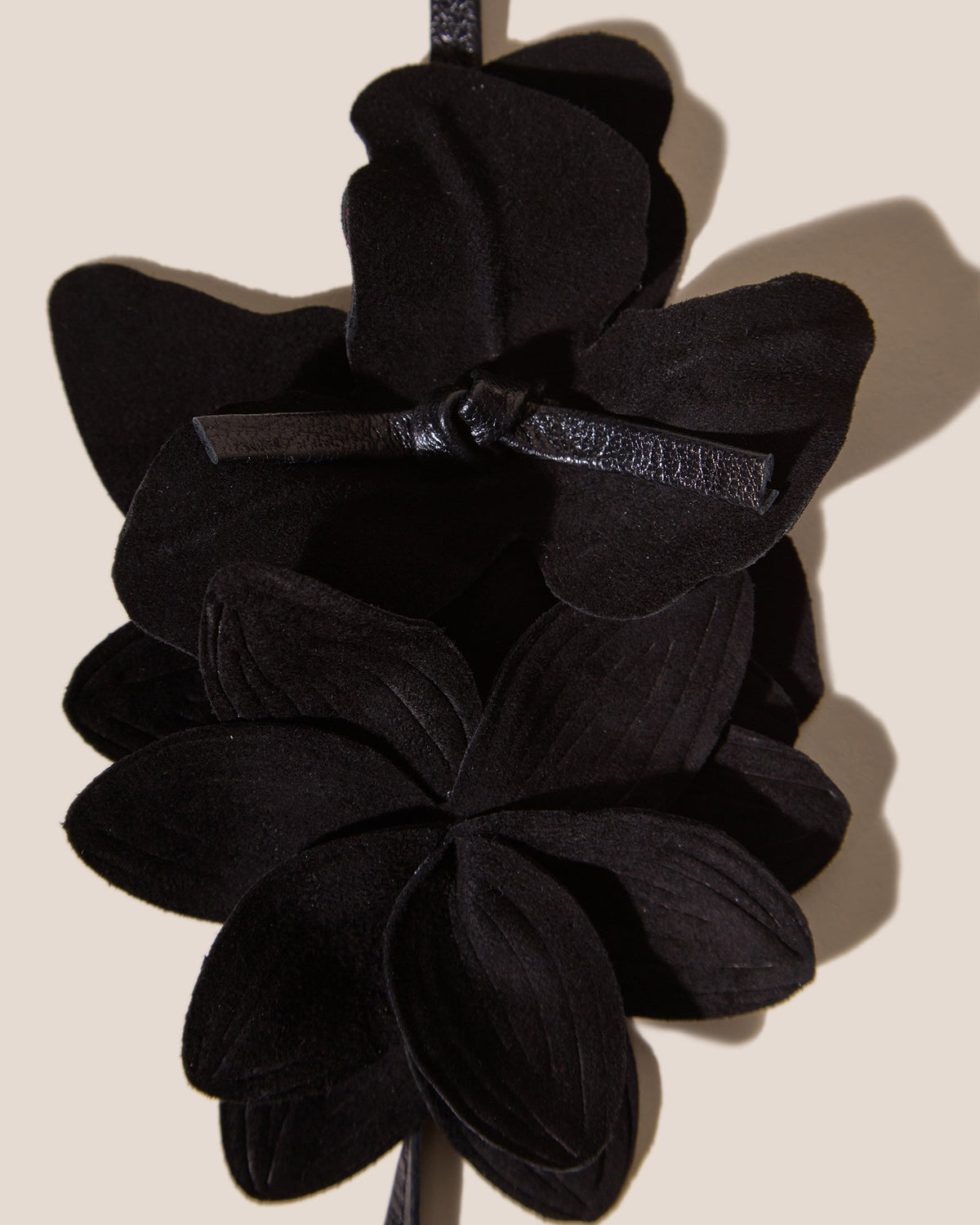 COROLA - Flower Charm with Leather Strap