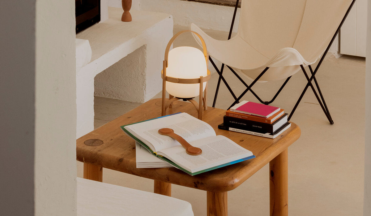 ESCRIBANO - Leather Page Holder by Santa & Cole