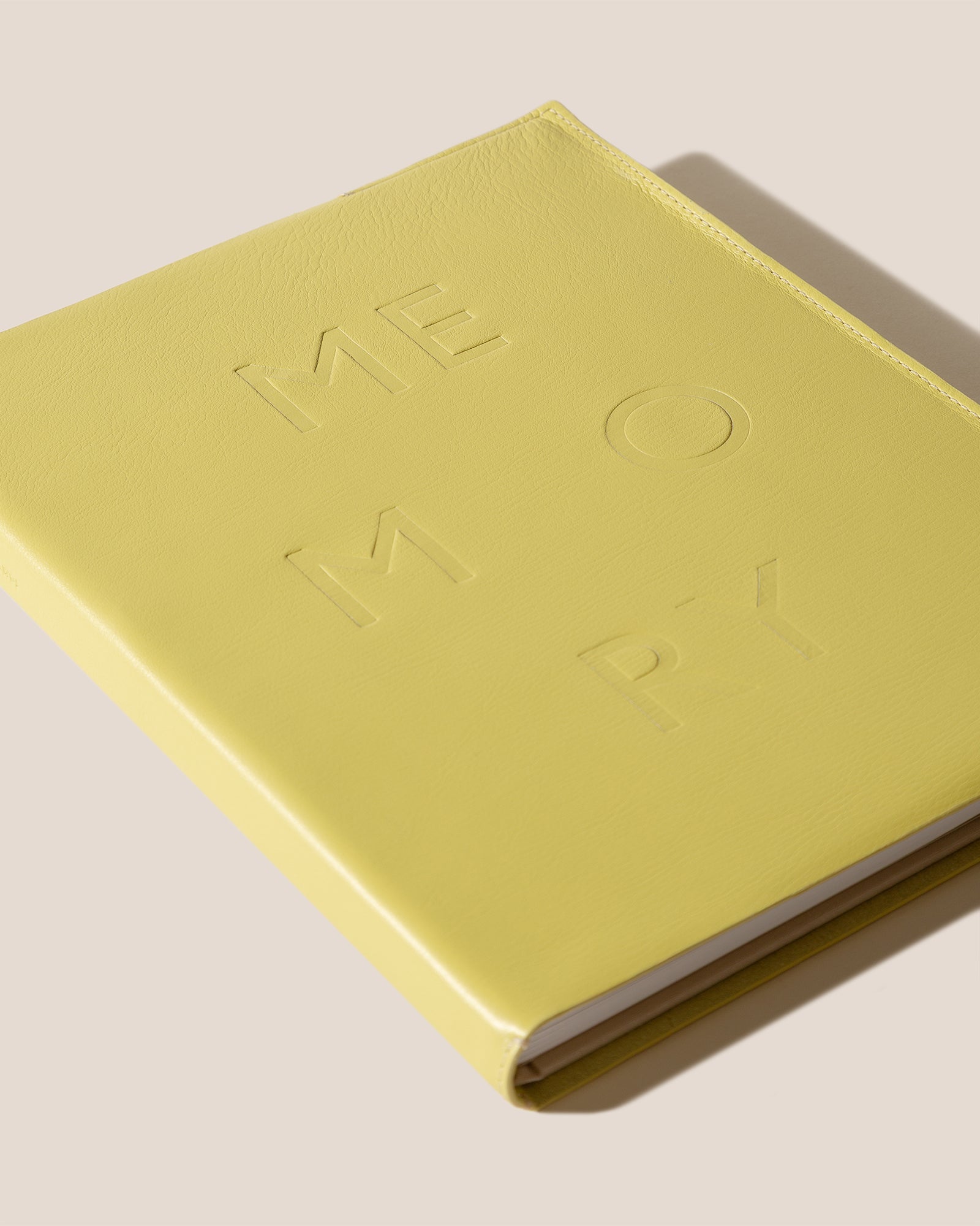 MEMORY. A PLAY OF TWOS - HEREU Photobook