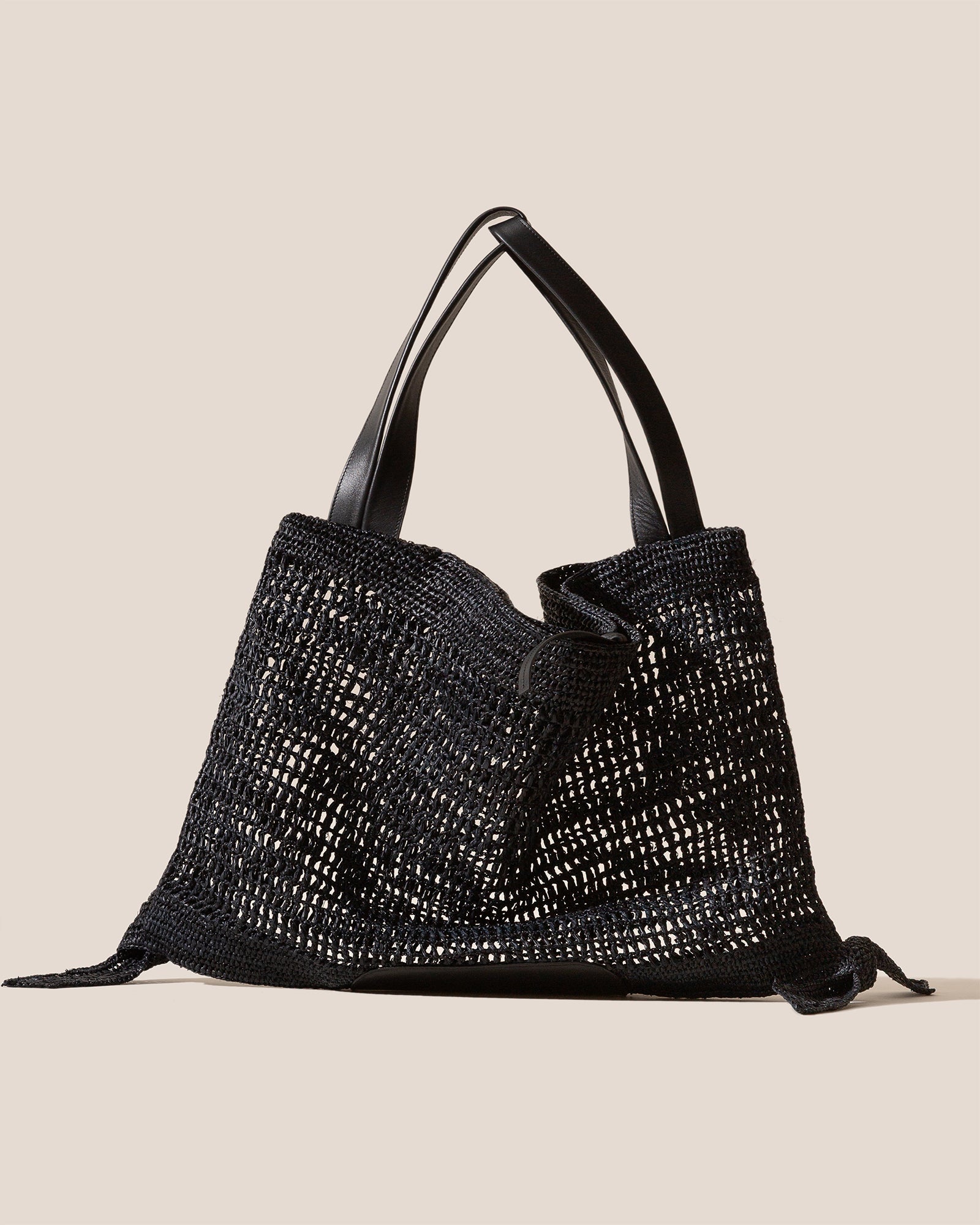 CADOR RAFFIA MESH - Slouchy Shoulder Bag