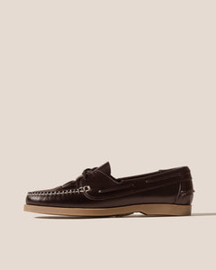 tan/dark brown