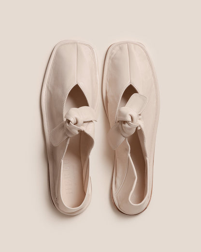 LLASADA SUPPLE SHINY - Front-Knot Pump