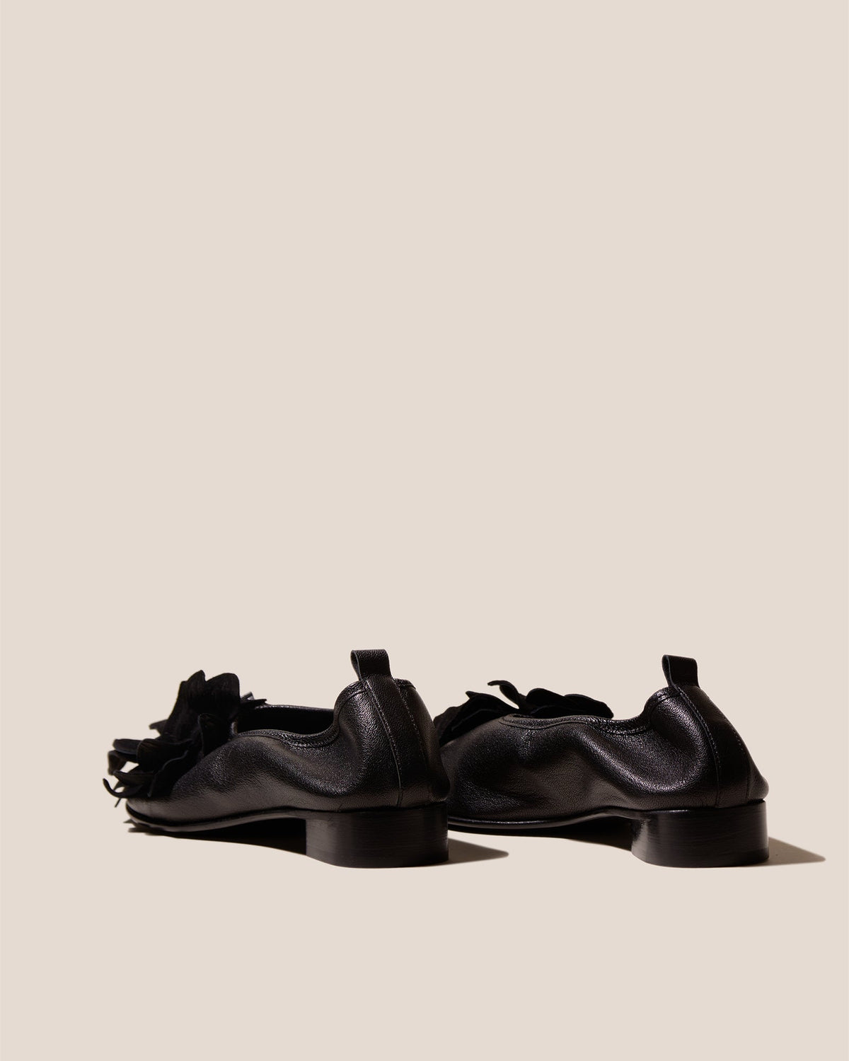 FLORIDA - Flower-Detail Mid-Heel Pump