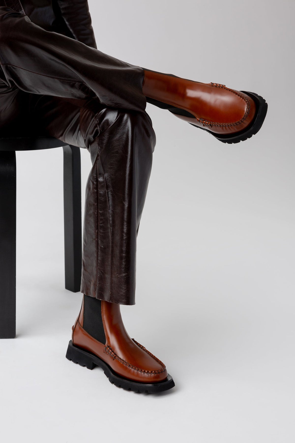 ALDA SPORT - Tread Sole Low-calf Chelsea Boot