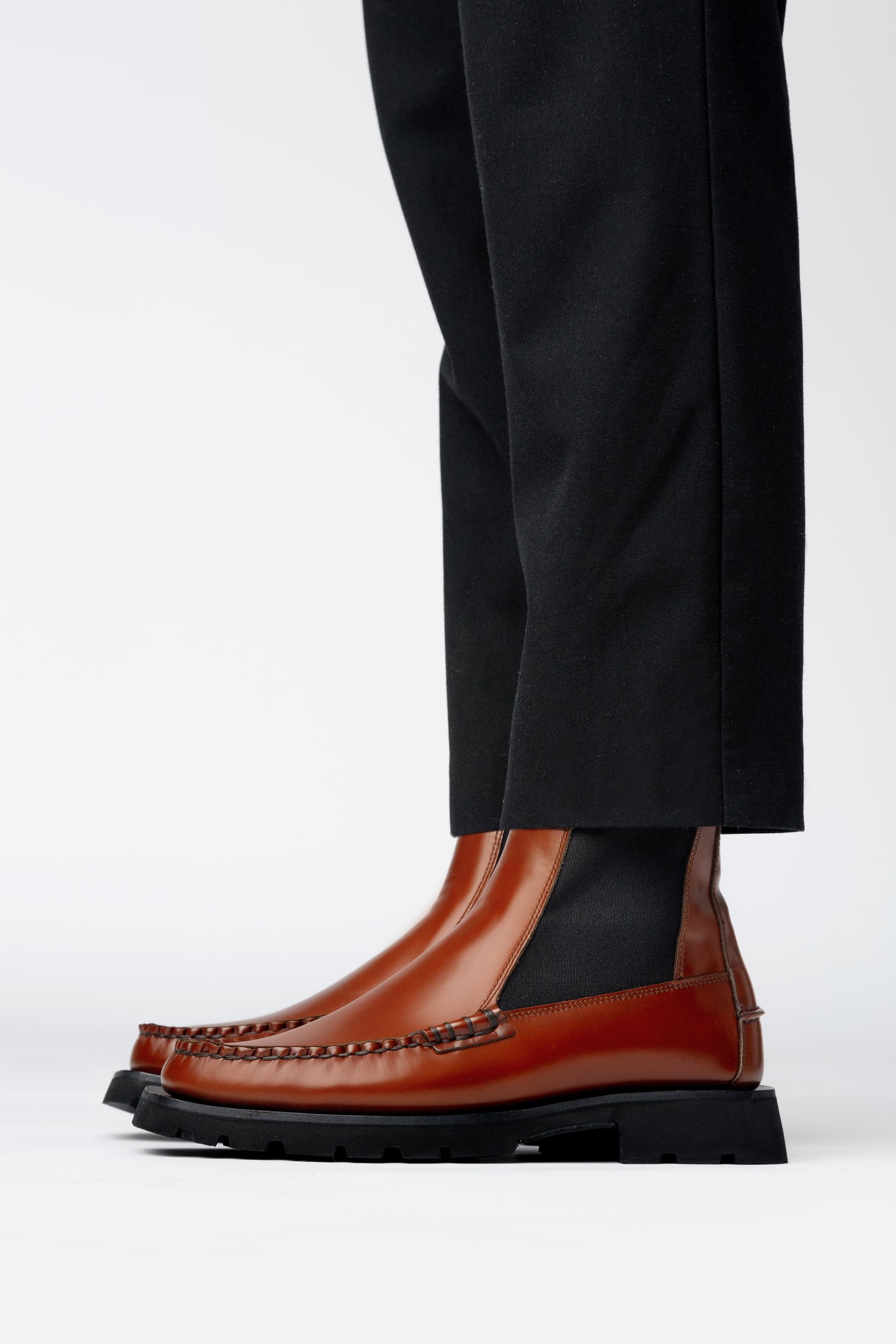 ALDA SPORT - Men's Tread Sole Low-calf Chelsea Boot
