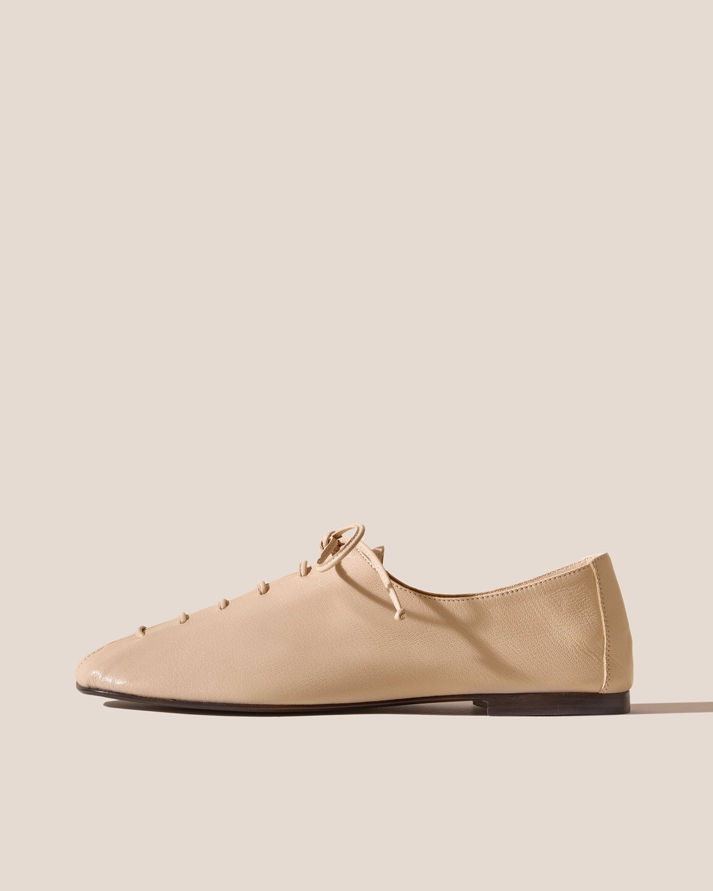PLEGADA SHINY - Deconstructed Lace-up Shoe