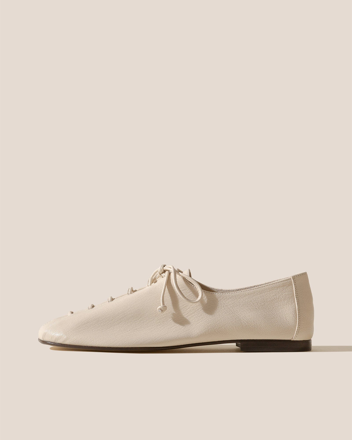 PLEGADA SHINY - Deconstructed Lace-up Shoe