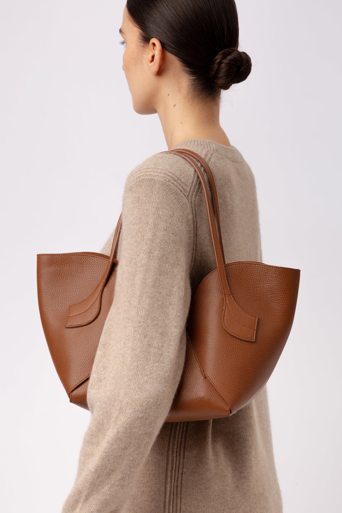 SEPAL S GRAINY - Tulip Shape Zipped Tote Bag