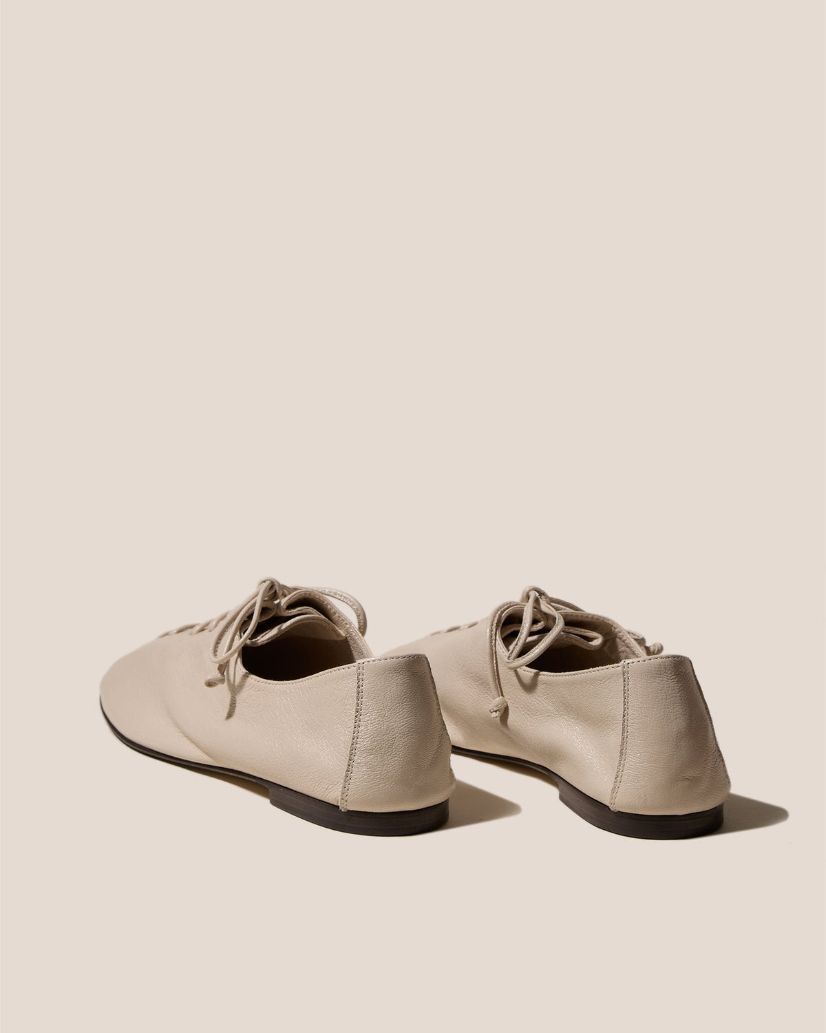 PLEGADA SHINY - Deconstructed Lace-up Shoe