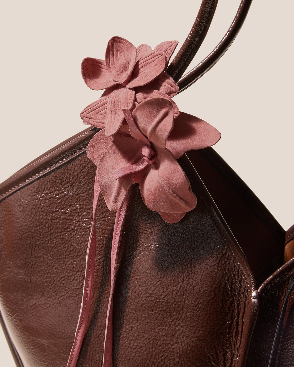 COROLA - Flower Charm with Leather Strap