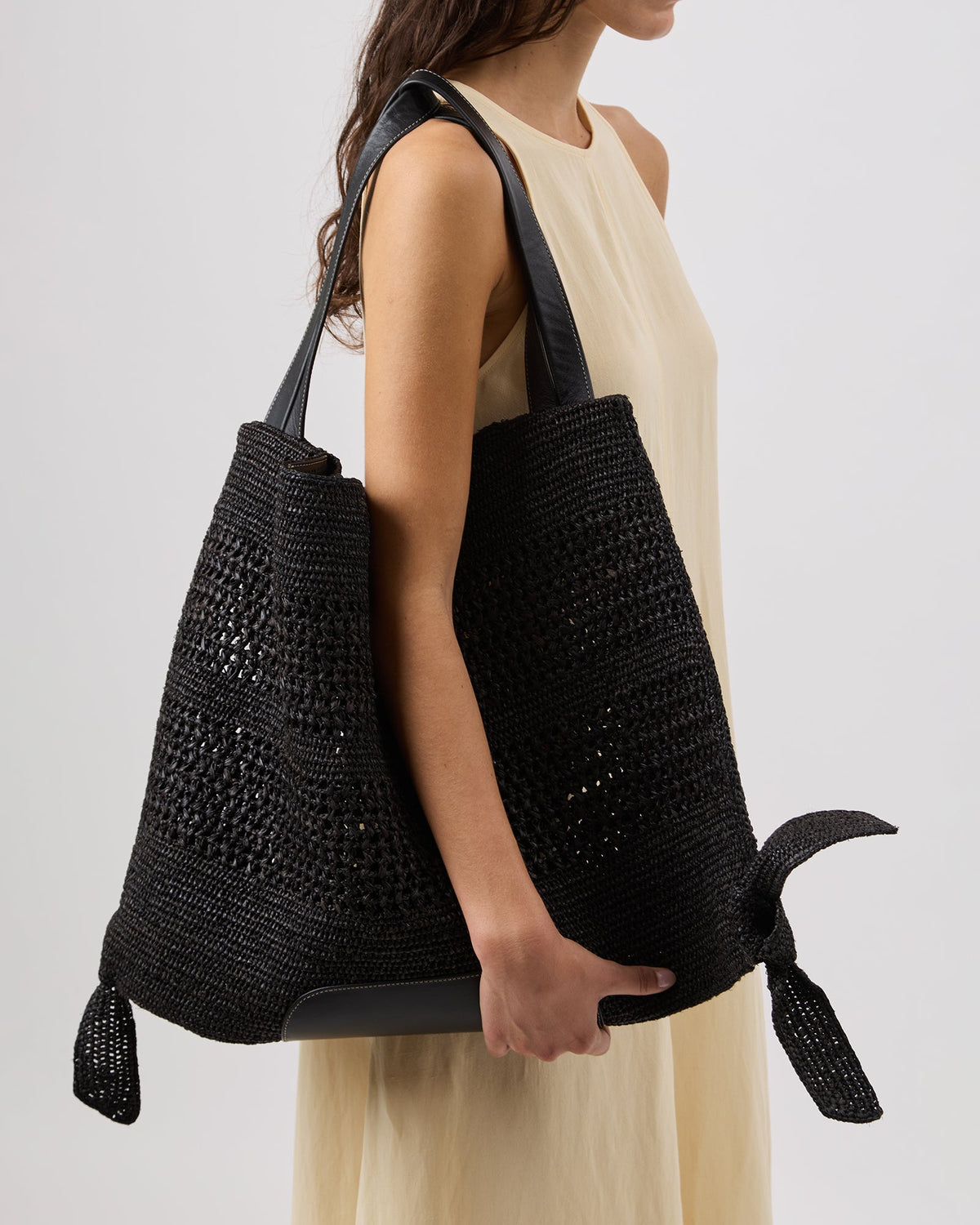 CADOR - Slouchy Crocheted Raffia Shoulder Bag