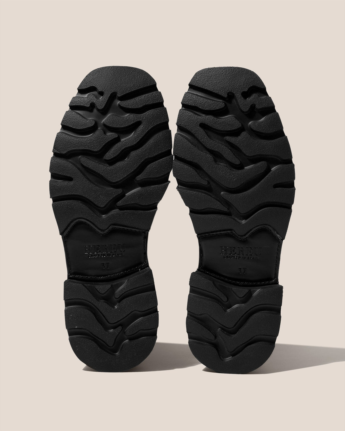 ALDA SPORT - Tread Sole Low-Calf Chelsea Boot