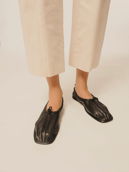 PUNTERA SUPPLE SHINY - Pleated-Toe Pump